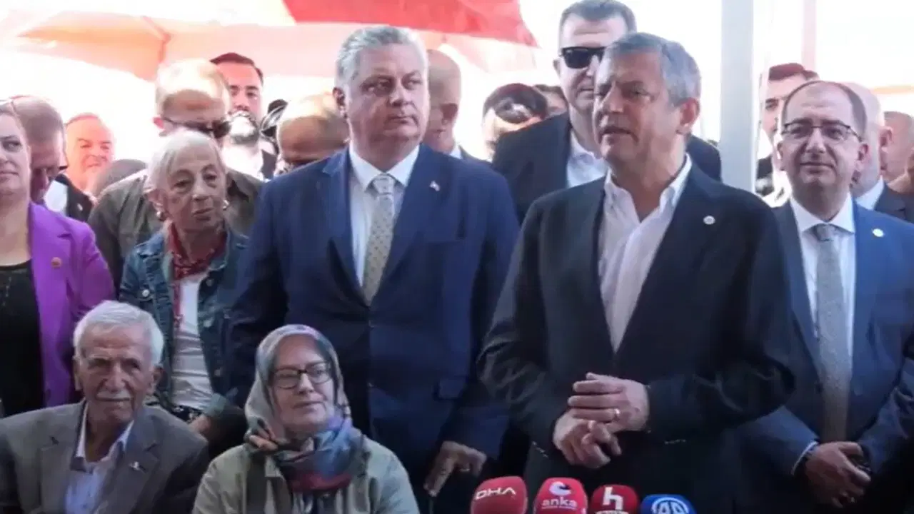 Özgür Özel, Yalova’da emeklilerle bir araya geldi: ‘Türkiye’nin çilesini çekmeyecekler, sefasını sürecekler’